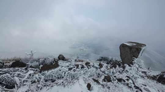 杭州临安浙西天池云雾雪景蓝天白云延时视频素材模板下载