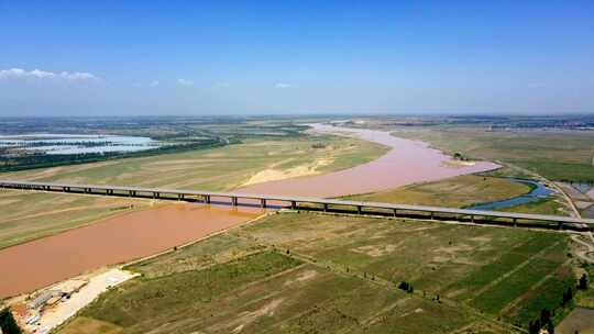 黄河平原大桥与稻田灌溉-交通道路农业视频素材模板下载