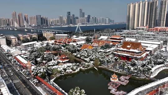 长沙地标建筑雪景开福寺雪景