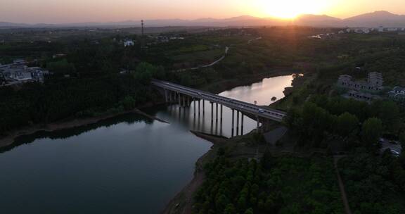 青山绿水生态水库淡水资源水利环保晚霞乡村