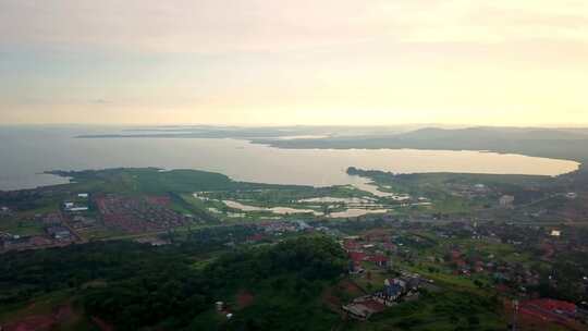 乌干达坎帕拉维多利亚湖畔湖畔乡村小镇的景