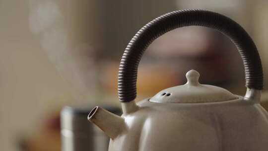 居家-茶壶-传统-中国-注水-冒气-特写