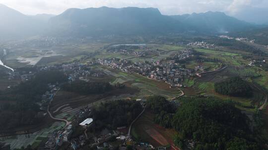 云南山区小坝子乡村田园盆地小河耕地