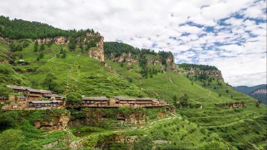 山西芦芽山风景悬空村素材