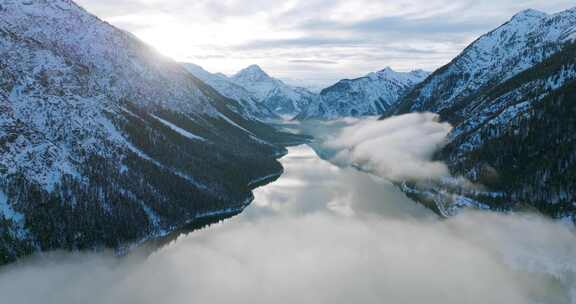 雪域高山森林湖泊景观航拍