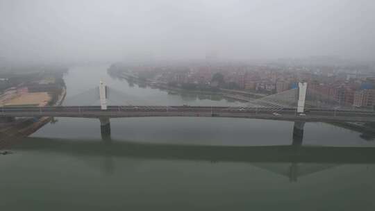 阴雨中东莞黎川大桥航拍