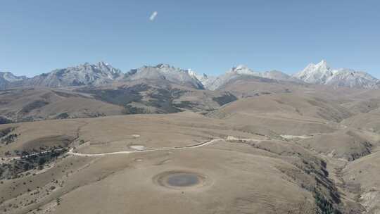 4K航拍川西理塘格聂神山格聂之眼雪山