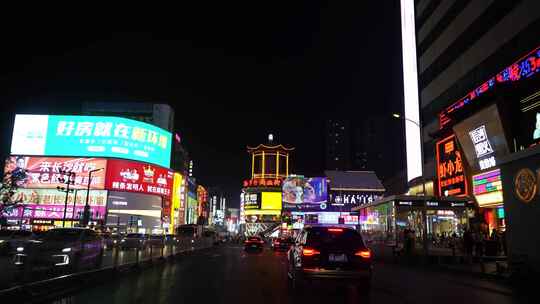 城市夜景开车行驶第一视角夜晚下班驾驶汽车