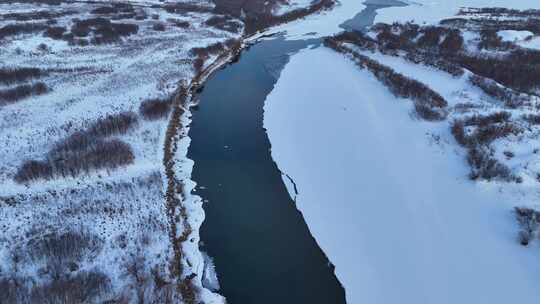 大兴安岭湿地河流初春开河雪景