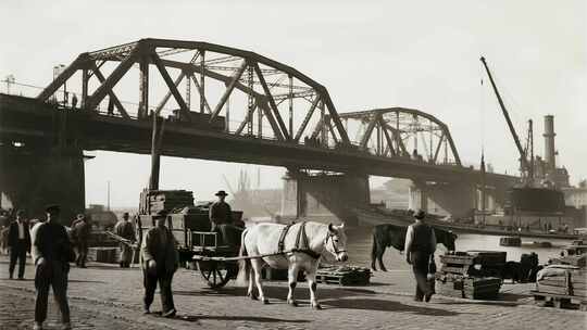 30年代上海街道黄包车商铺码头经济