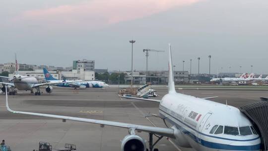 杭州萧山机场国航航班起飞