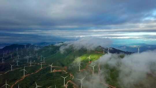 清晨云海日出云层山顶山林山峰云雾缭绕风景