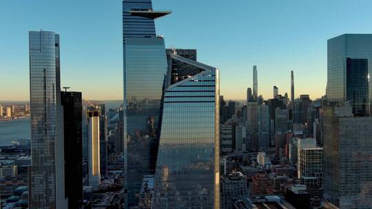 城市航拍纽约曼哈顿摩天大楼高端商务地产