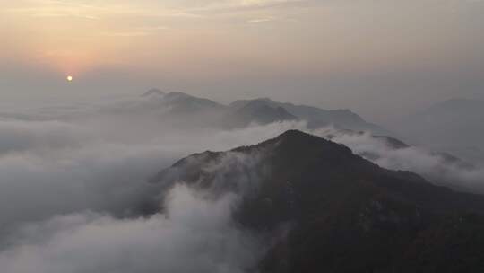 经典落日云海山峰