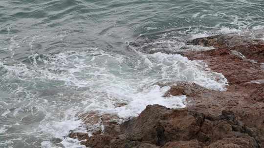 深圳海岸线-大梅沙礁石风起浪涌