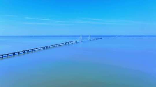 航拍上海长兴岛崇明长江大桥上海跨江大桥视频素材模板下载