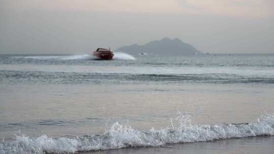 青岛海洋沙滩海浪浪花