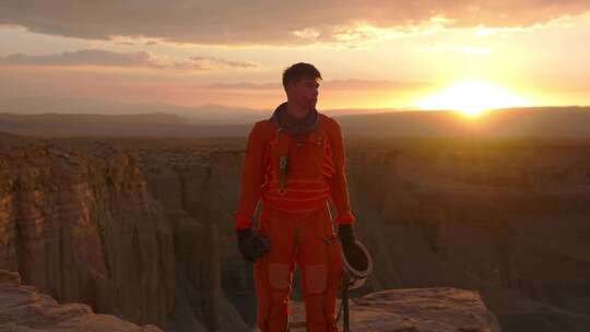 宇航员，沙漠，陨石坑，橙色