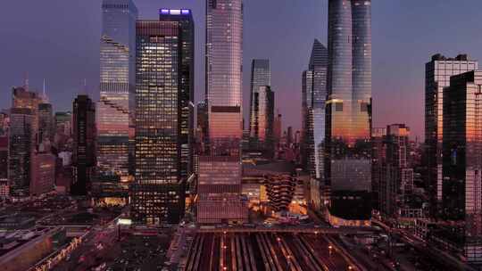 曼哈顿哈德逊广场摩天大楼夜景灯光交通街道