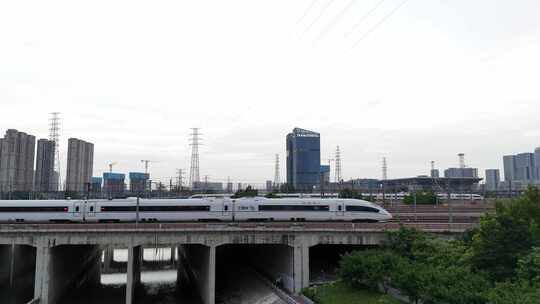 河流铁路桥高铁路过