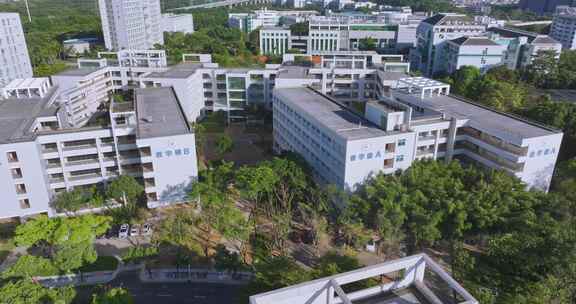 5K广州大学城航拍广州中医药大学校园教学楼