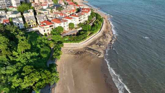 厦门海岸线航拍海边沙滩风景珍珠湾海滨浴场