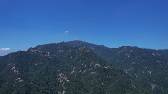 山林高山大风车发电后飞