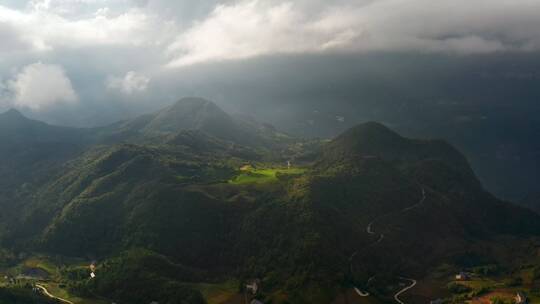 4k航拍高山峡谷云海