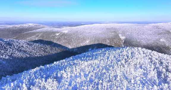 航拍大兴安岭冰雪雾凇