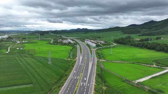 航拍高速公路辽宁抚顺新宾