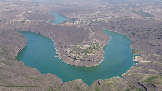 航拍山西忻州偏关乾坤湾黄河流域视频素材模板下载