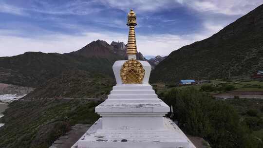 来古冰川风景区清晨航拍