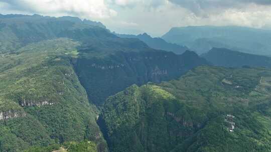 航拍南岭山脉大山高山山峰山脊岭南大地