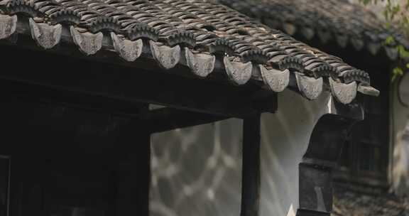 徽派建筑屋檐光影古建筑屋顶飞檐斗拱瓦片