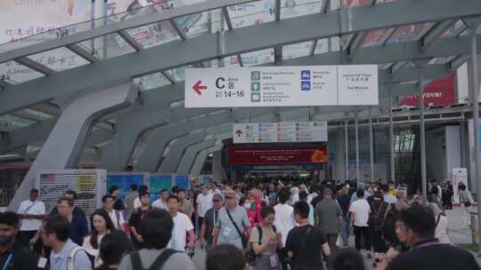 隧道 广交会 会展中心 街头人流 排队