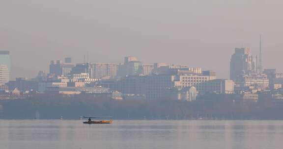 杭州西湖清晨西湖手划游船西湖画舫空镜