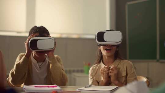 教室，VR耳机，学校，课程