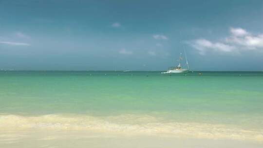 美国佛罗里达州迈阿密北海滩帆船。视频素材模板下载