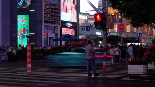 上海南京路步行街人流夜景视频素材模板下载