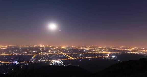 香山鬼笑石俯拍北京全景 日转夜 亮灯 月升