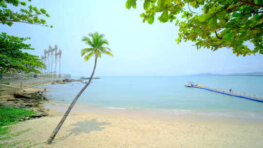 海南三亚 海边椰树沙滩 海滩度假