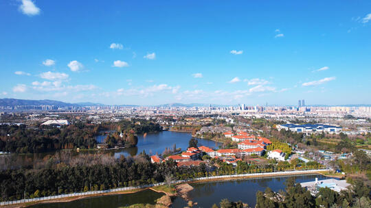 航拍云南昆明城市湖景建筑全景