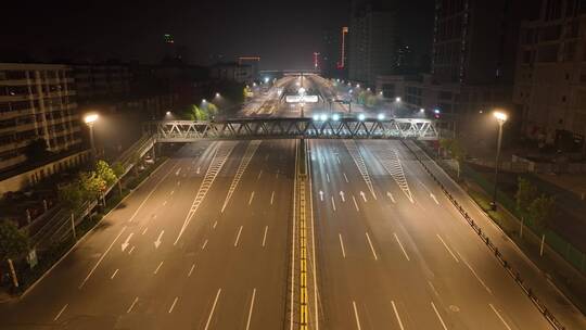 疫情下洛阳城市交通夜景