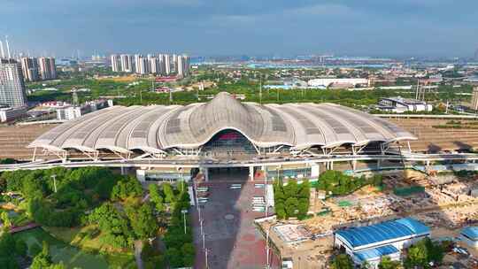 湖北武汉火车站高铁站动车站航拍城市风景风视频素材模板下载