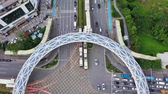 深圳龙华观澜大运站环形天桥航拍有轨电车