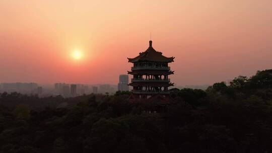 广州越秀麓湖公园鸿鹄塔