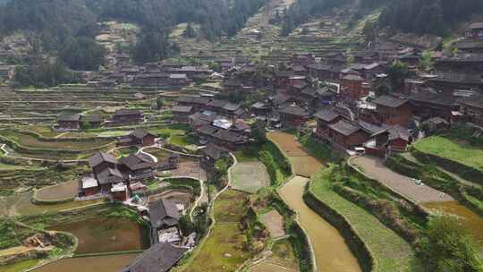 原创 贵州黔东南雷山县白岩苗寨航拍风光