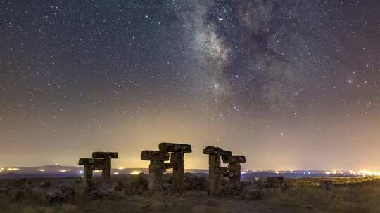 布拉德斯古城星空银河延时视频素材模板下载