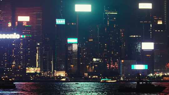 香港维多利亚港口夜景胶片风格港口船只空镜