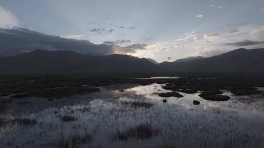 中国新疆喀什地区阿克陶县喀拉库勒湖景区